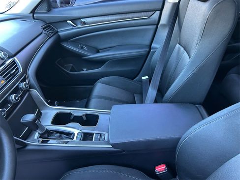 Used 2019 Honda Accord EX image 29