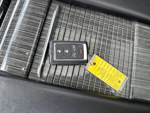 Used 2022 Jeep Wagoneer Series II w/ Premium Group I AWD/4WD image 18