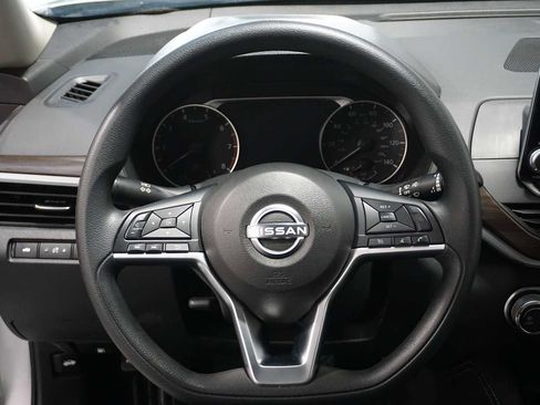 Used 2023 Nissan Altima 2.5 SV image 17