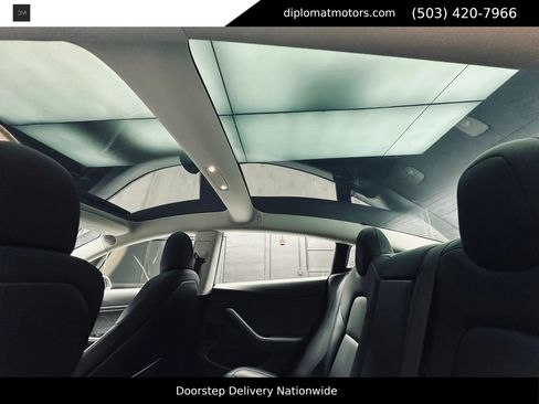 Used 2018 Tesla Model 3 Long Range RWD image 24