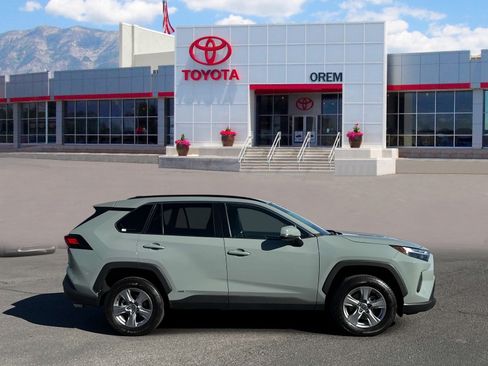 Used 2023 Toyota RAV4 XLE AWD/4WD image 2