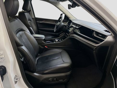 Used 2022 Jeep Grand Cherokee Limited 4xe image 34