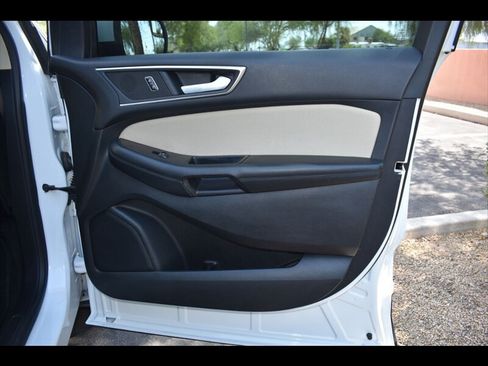 Used 2016 Ford Edge SEL FWD image 32