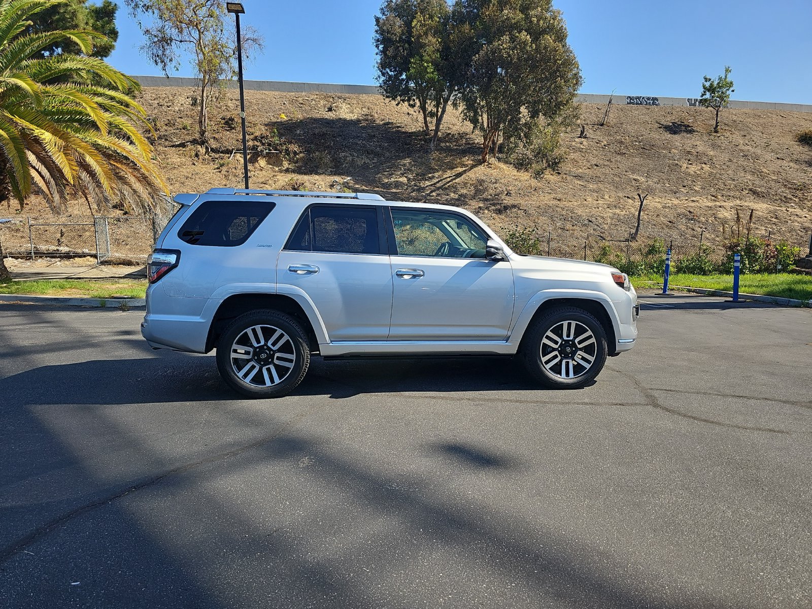 Used 2024 Toyota 4Runner Limited AWD/4WD image 8