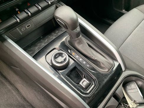 Used 2023 Chevrolet Colorado Trail Boss w/ Technology Package image 22