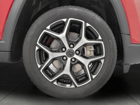 Used 2025 Jeep Compass Limited image 3