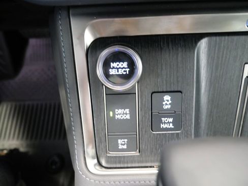 Used 2026 Lexus GX 550 w/ Accessory Package (2T) AWD/4WD image 36