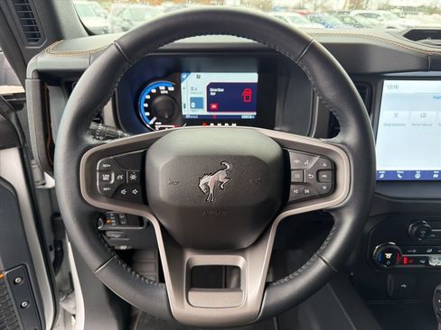 Used 2024 Ford Bronco Badlands image 19