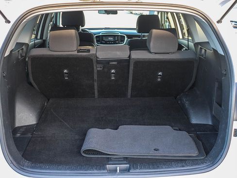 Used 2017 Kia Sorento LX image 26