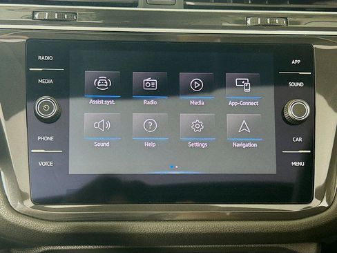 Certified 2024 Volkswagen Tiguan SE w/ Panoramic Sunroof Package AWD/4WD image 14