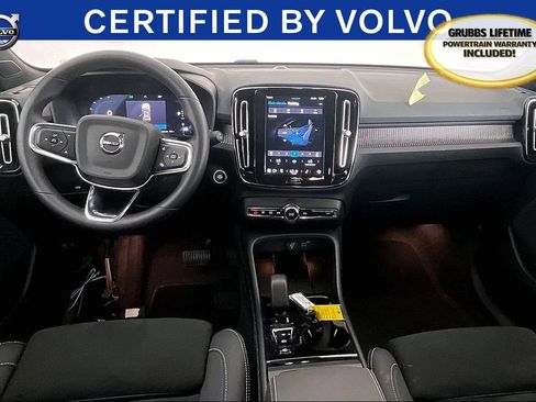 Certified 2025 Volvo XC40 B5 Plus image 21