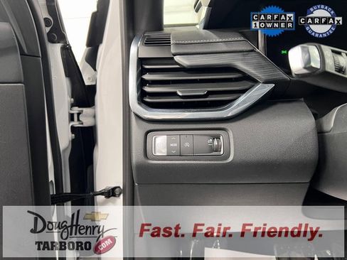 Used 2025 GMC Acadia Elevation image 30