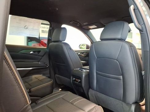 New 2026 Chevrolet Traverse High Country image 8