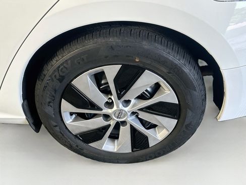 Used 2023 Nissan Altima 2.5 S FWD image 11