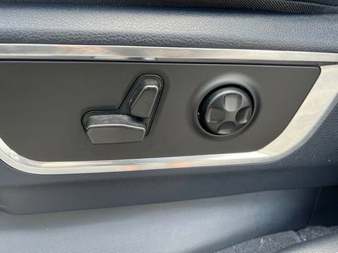 Used 2024 RAM 1500 Limited AWD/4WD image 33