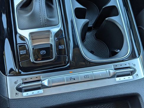 Used 2024 Kia Carnival SX image 26