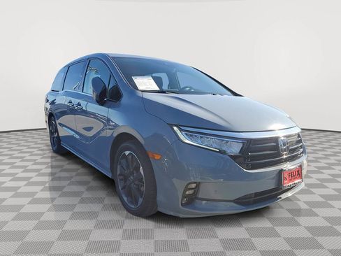 Used 2023 Honda Odyssey Elite image 2
