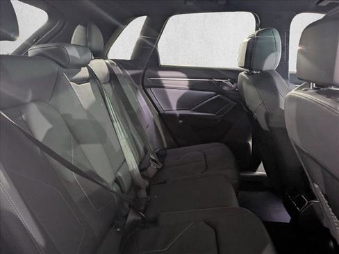 Certified 2025 Audi Q3 2.0T Premium w/ Convenience Package image 20