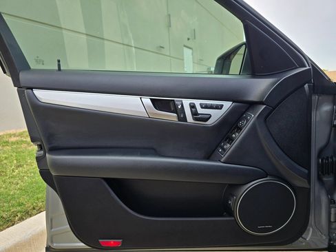 Used 2013 Mercedes-Benz C 250 Sedan image 16