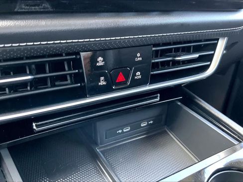 Used 2024 Volkswagen Atlas SE AWD/4WD image 35