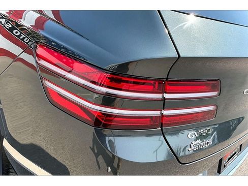 Used 2025 Genesis GV80 2.5T Standard AWD/4WD image 32