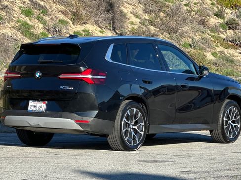 Used 2025 BMW X3 xDrive30i w/ Premium Package image 2