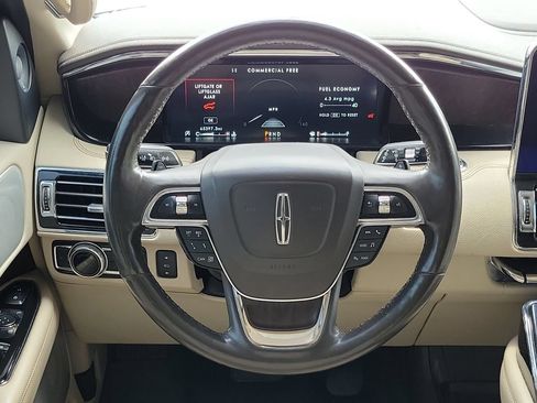 Used 2020 Lincoln Navigator L Reserve w/ Luxury Package AWD/4WD image 23