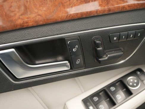 Used 2012 Mercedes-Benz E 350 4MATIC Wagon image 31