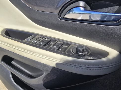 Used 2022 Buick Encore Preferred w/ Safety Package AWD/4WD image 18