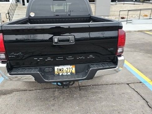 Used 2023 Toyota Tacoma SR image 5