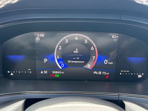 Certified 2023 Volkswagen Taos SE w/ Black Wheel Package FWD image 16