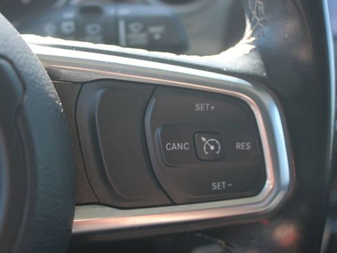Used 2020 Jeep Wrangler Unlimited Sahara AWD/4WD image 18
