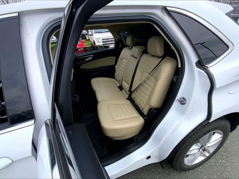 Used 2017 Ford Edge SEL w/ Equipment Group 201A image 21