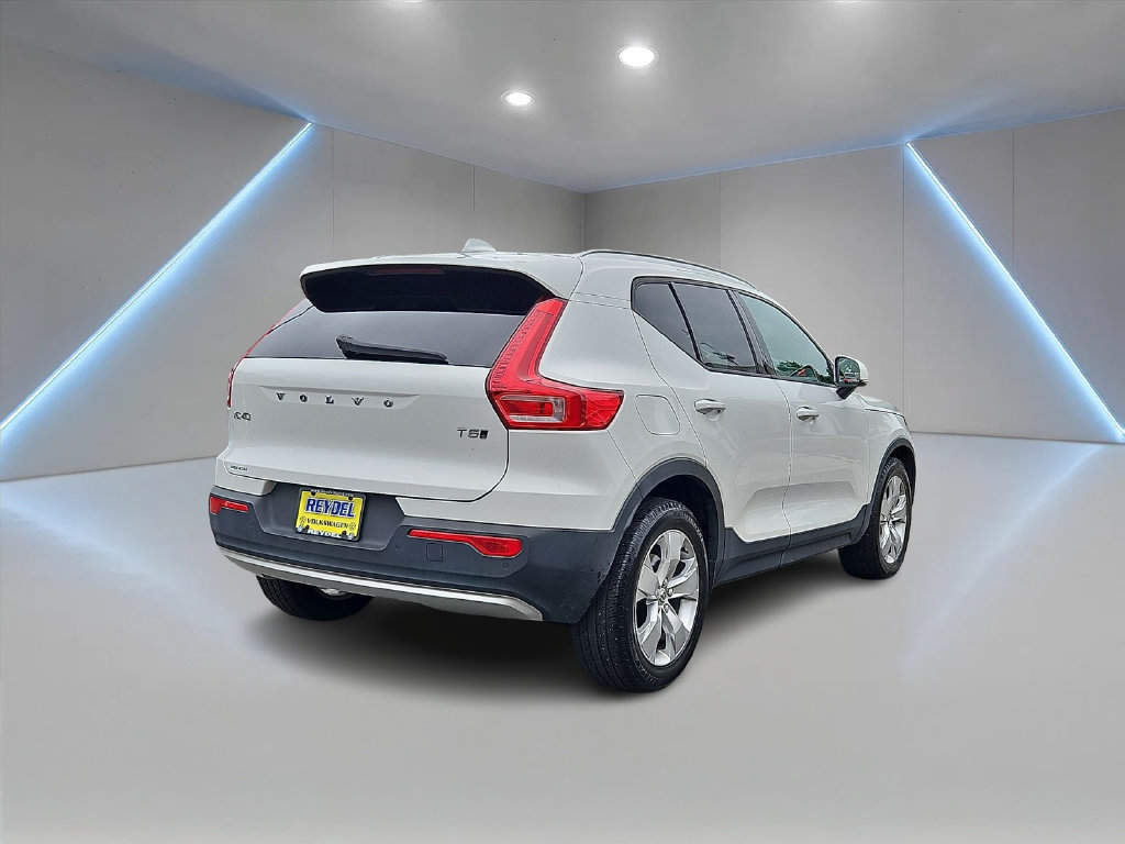 Used 2020 Volvo XC40 T5 Momentum AWD/4WD image 5