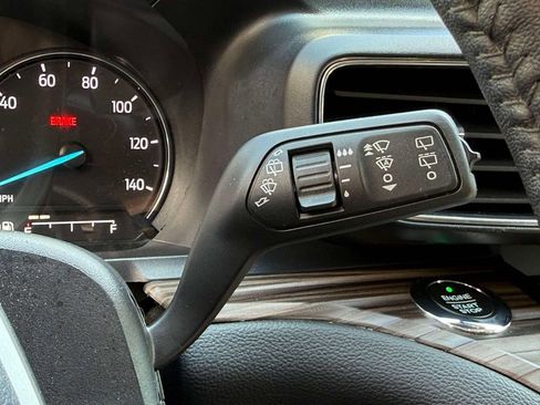 Used 2021 Ford Explorer Limited w/ Equipment Group 301A AWD/4WD image 33