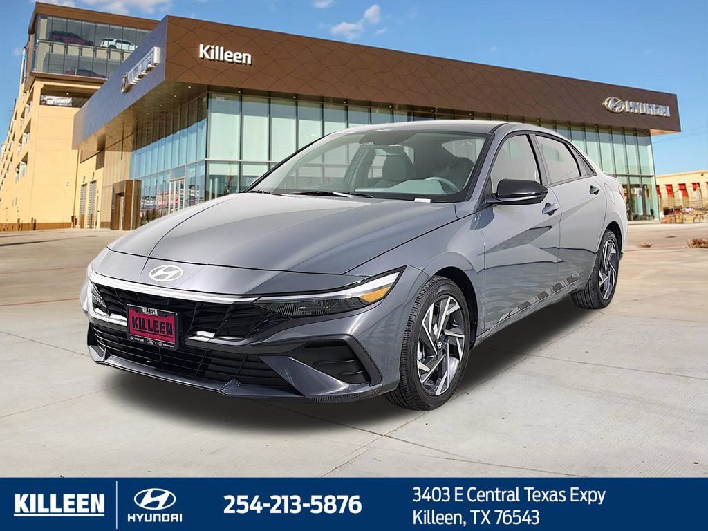 Used 2025 Hyundai Elantra Sport FWD image 4