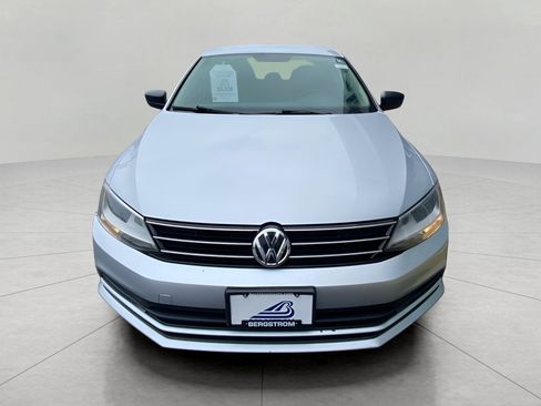 Used 2016 Volkswagen Jetta SE FWD image 12