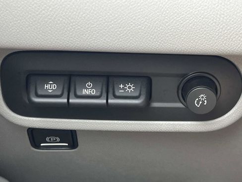 Used 2023 GMC Terrain SLT w/ Infotainment Package II image 36