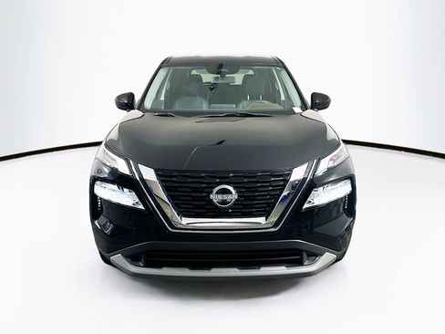 Used 2023 Nissan Rogue SV FWD image 2