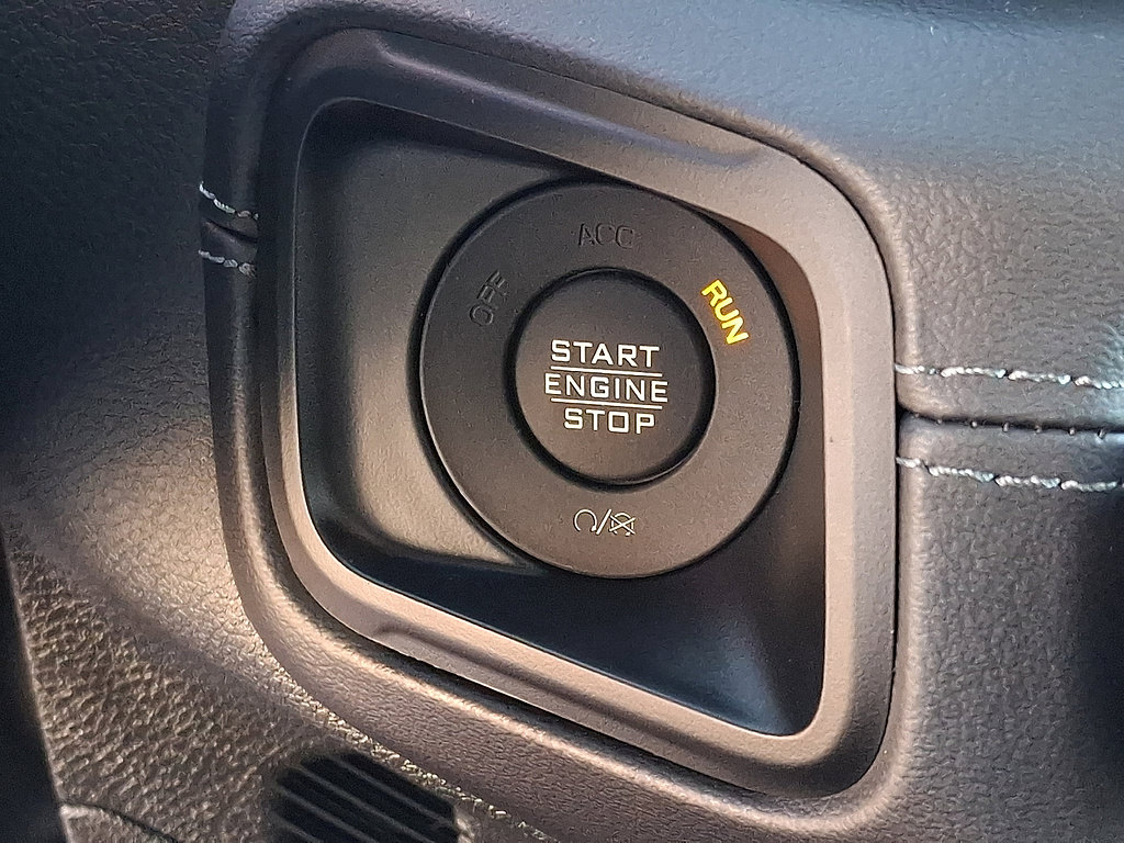 Used 2025 Jeep Gladiator Rubicon AWD/4WD image 23