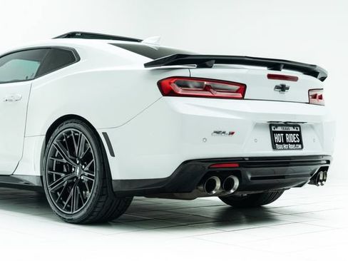 Used 2017 Chevrolet Camaro ZL1 RWD image 19