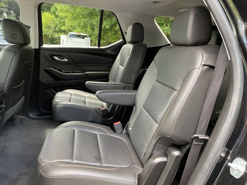 Used 2020 Chevrolet Traverse LT w/ LT Premium Package FWD image 39