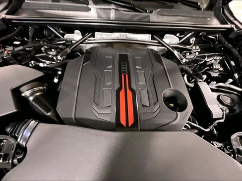 New 2025 Audi SQ5 Prestige image 16