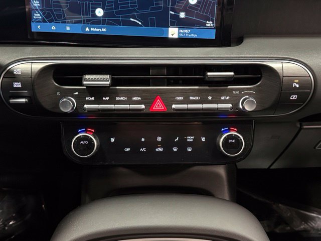 Used 2026 Hyundai Palisade SEL FWD image 25