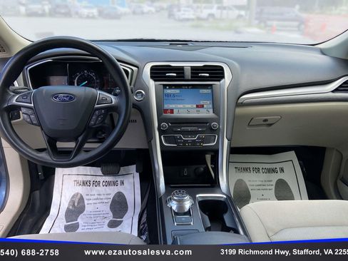 Used 2018 Ford Fusion SE FWD image 16