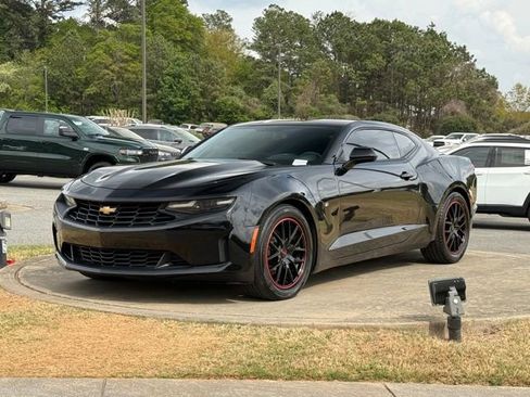 Used 2020 Chevrolet Camaro LT image 3