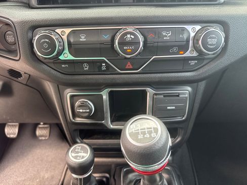 Used 2024 Jeep Wrangler Sport image 12