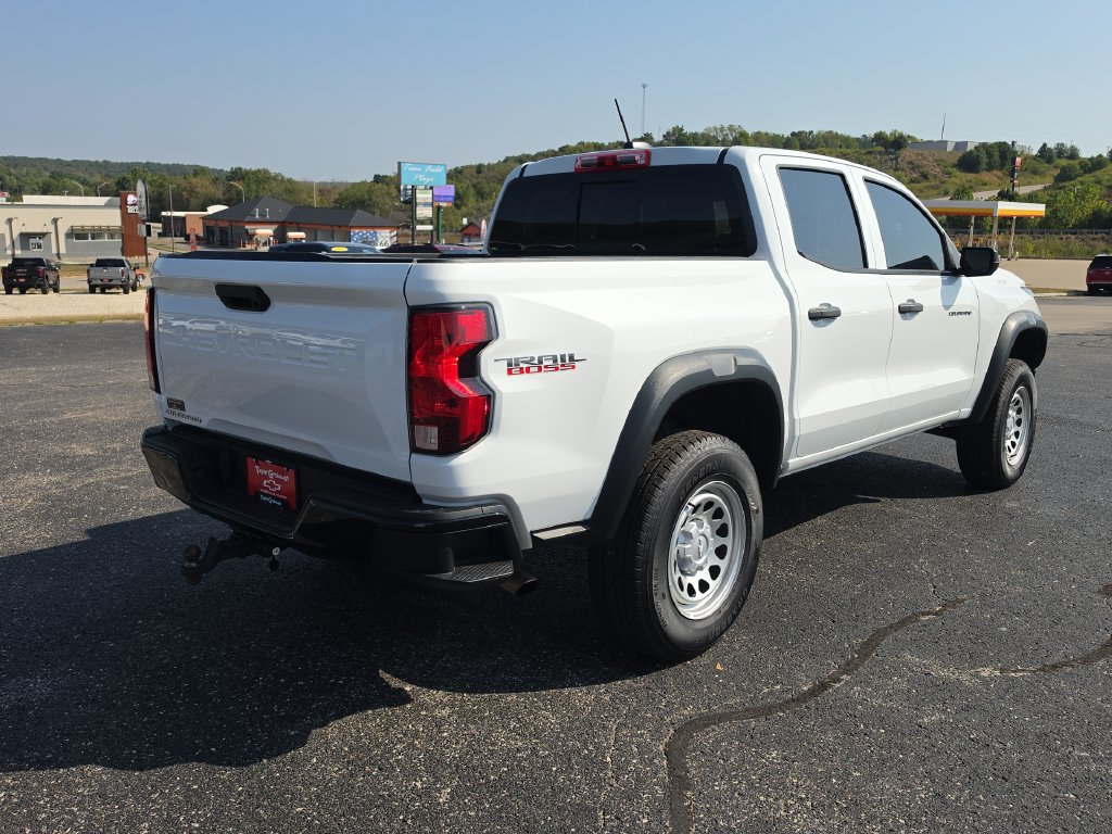 Used 2024 Chevrolet Colorado Trail Boss w/ Advanced Trailering Package AWD/4WD image 9