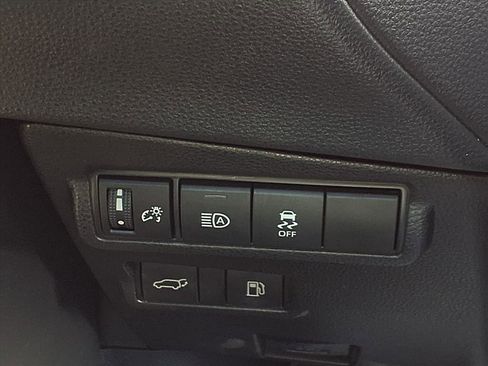 Used 2023 Toyota Corolla Cross XSE w/ Convenience Package image 32