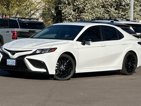 Used 2023 Toyota Camry SE w/ Convenience Package image 1